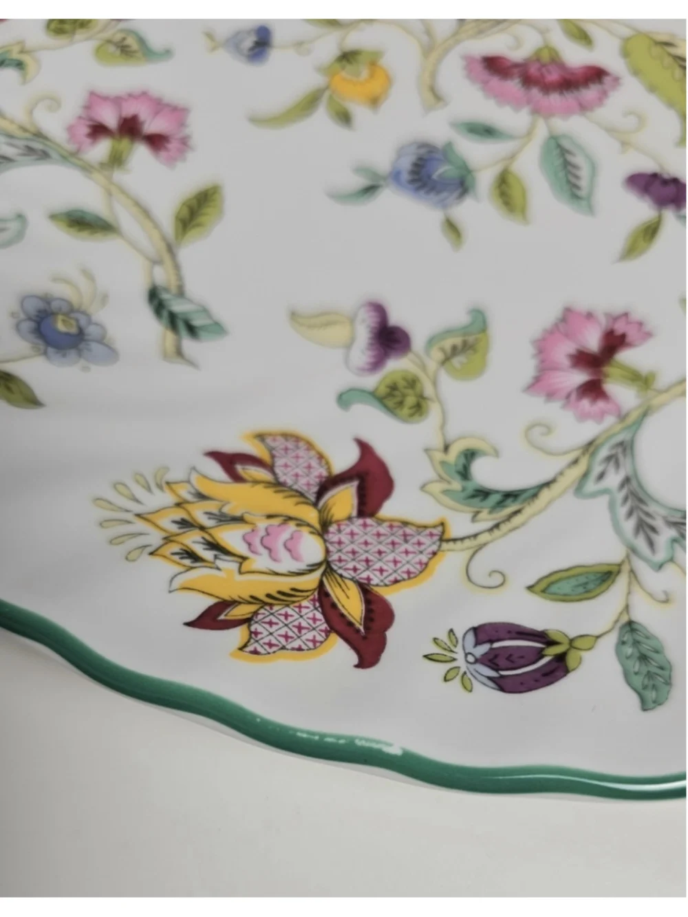 Vintage Minton Haddon Hall 10.5
